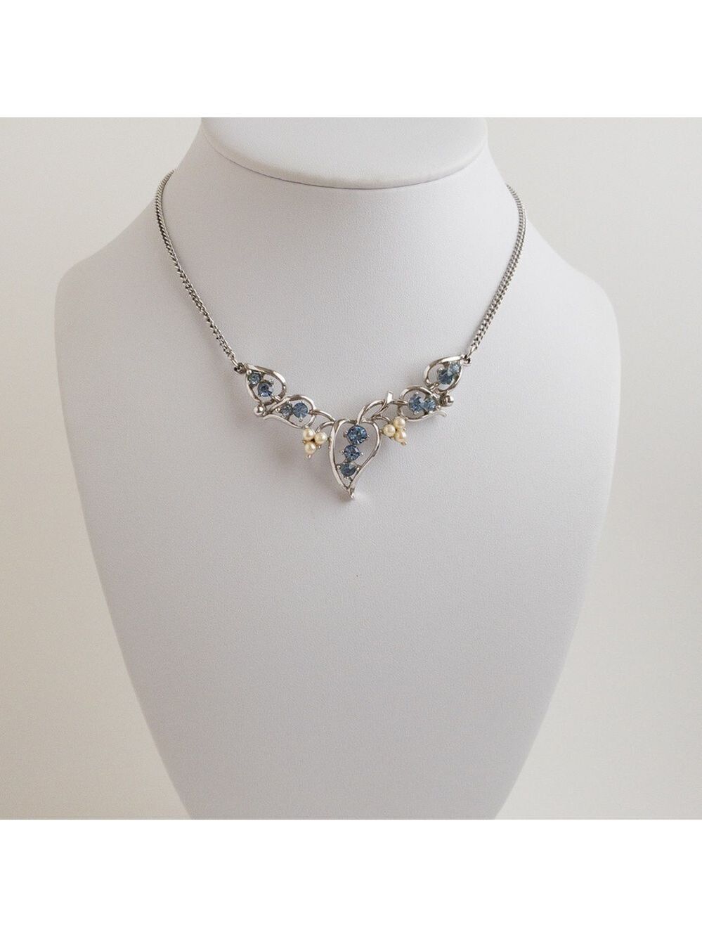 Unsigned Coro Collar Necklace Blue Crystal Rhinestones Faux Pearls Silver Tone